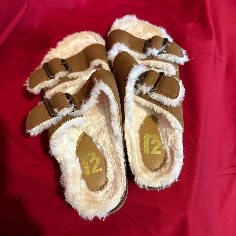 Ladies R2 slides - Picture 2 of 4